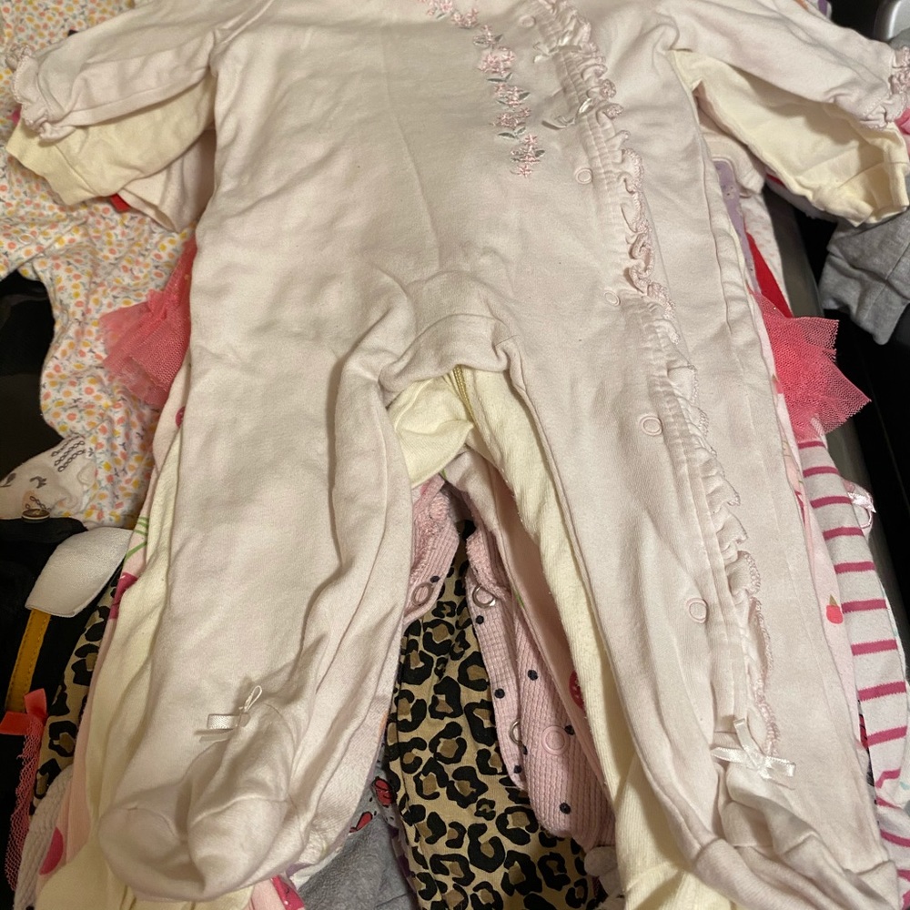27 boutique clothes with over 100 items